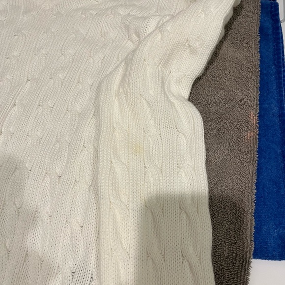 Ralph Lauren V-Neck Sweater in White - Picture 11 of 11